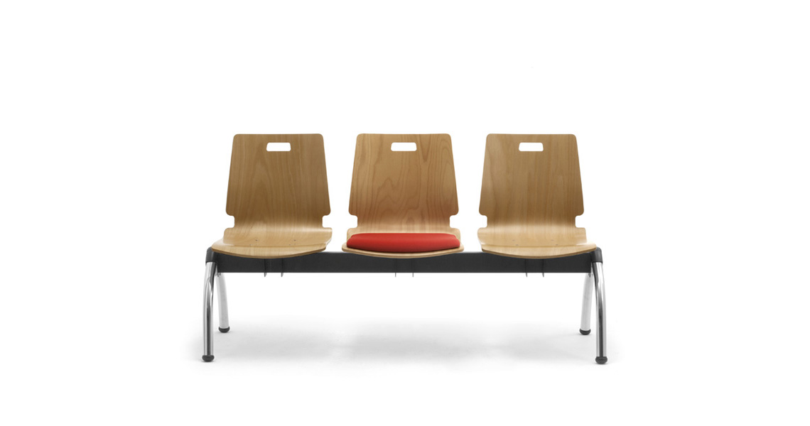 sillas-en-banco-madera-p-sala-de-espera-estudio-cristallo-img-01