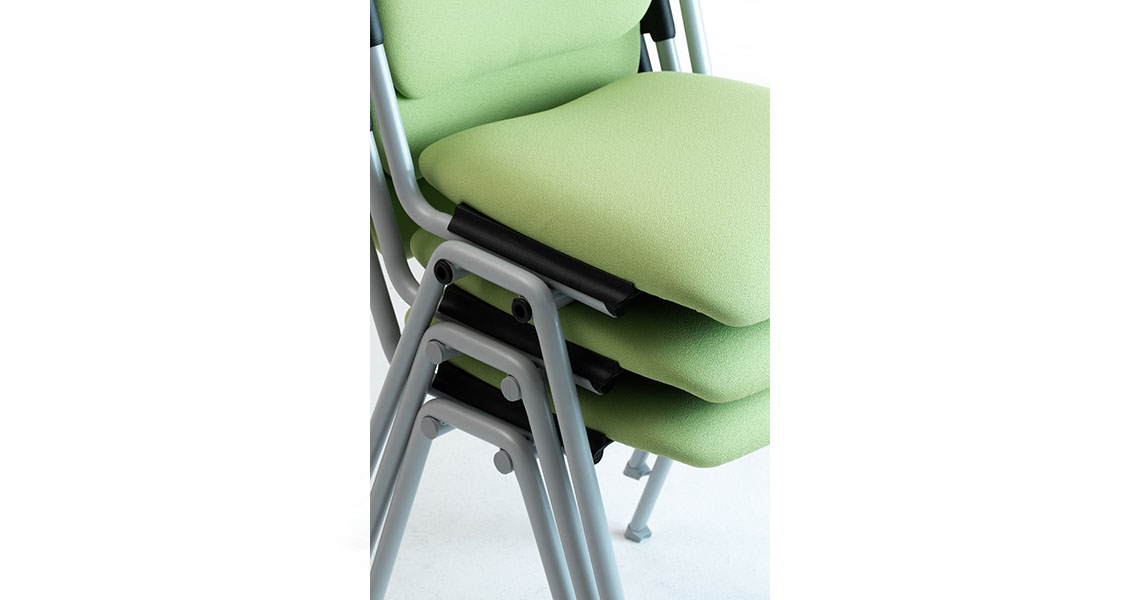 sillas-p-cursos-y-salas-de-formacion-c-escritorio-cortina-img-13