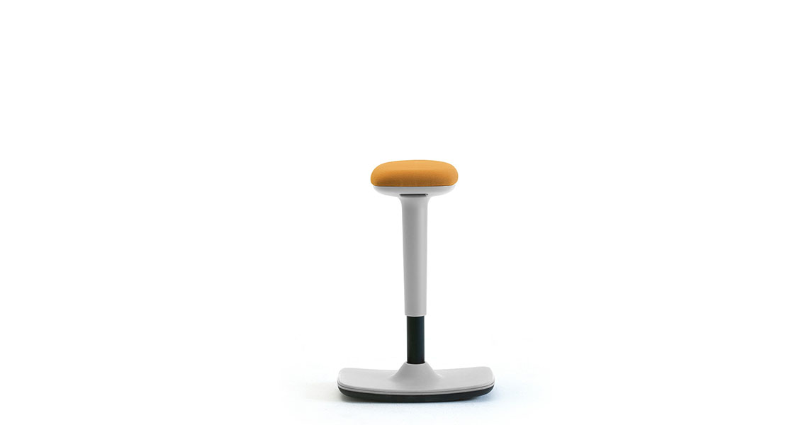 taburete-oscilante-c-asiento-ergonomico-p-trabajar-en-pie-twist-img-06