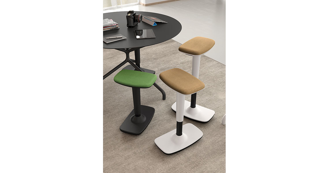 taburete-oscilante-c-asiento-ergonomico-p-trabajar-en-pie-twist-img-08